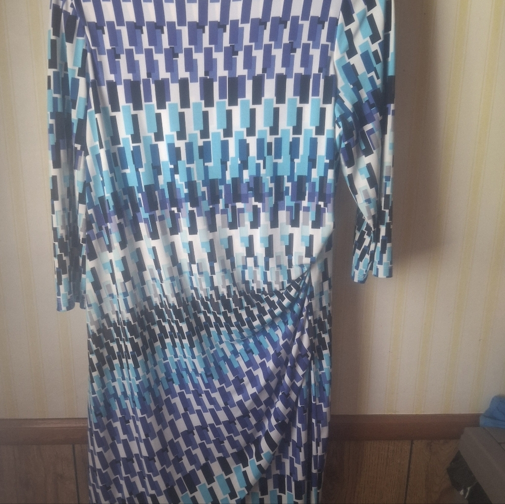 Flattering Chico's Faux Wrap Blue Geometric Wave Raine Dress With 3/4 Sleeves